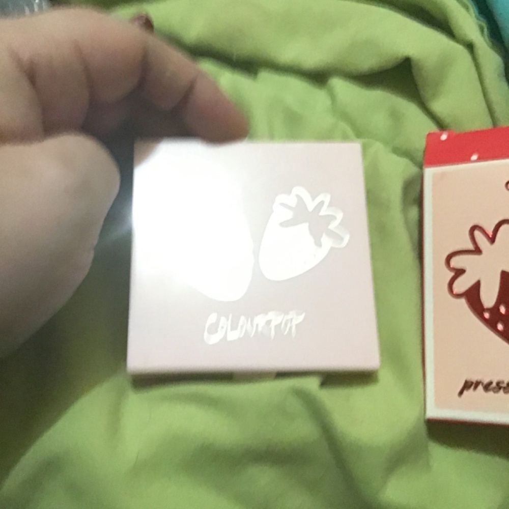 Colourpop strawberry blush in shortcake, limited - Picture 8 of 8